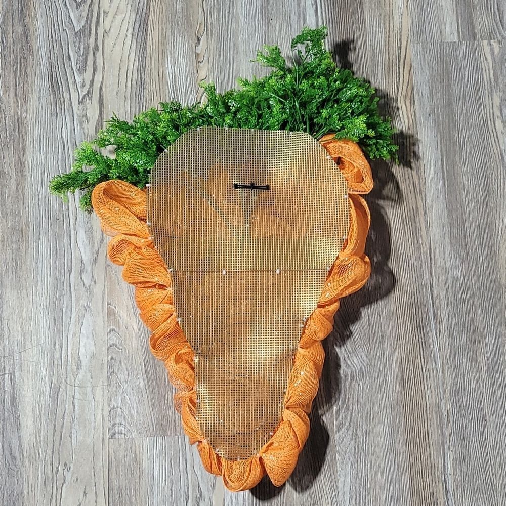 Carrot Wreath  - Picture 2 of 9